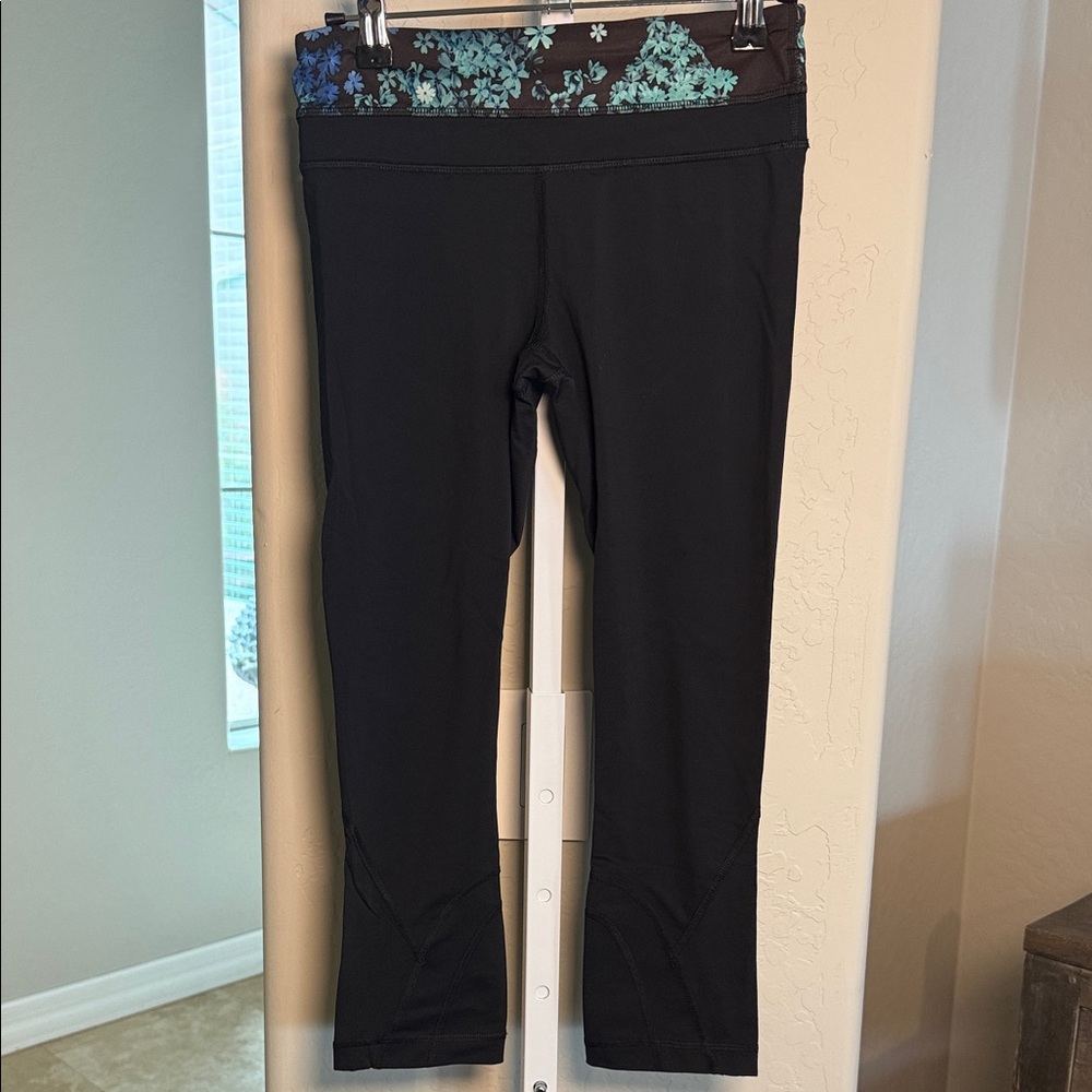 LULULEMON WOMENS KNEE LENGTH RUNNING TRAINING LEGGING SZ 4